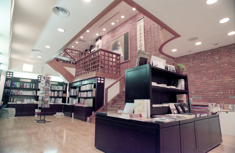 1990年的台北誠品書店。記者林秀明／攝影（圖／聯合報系新聞資料庫照片）