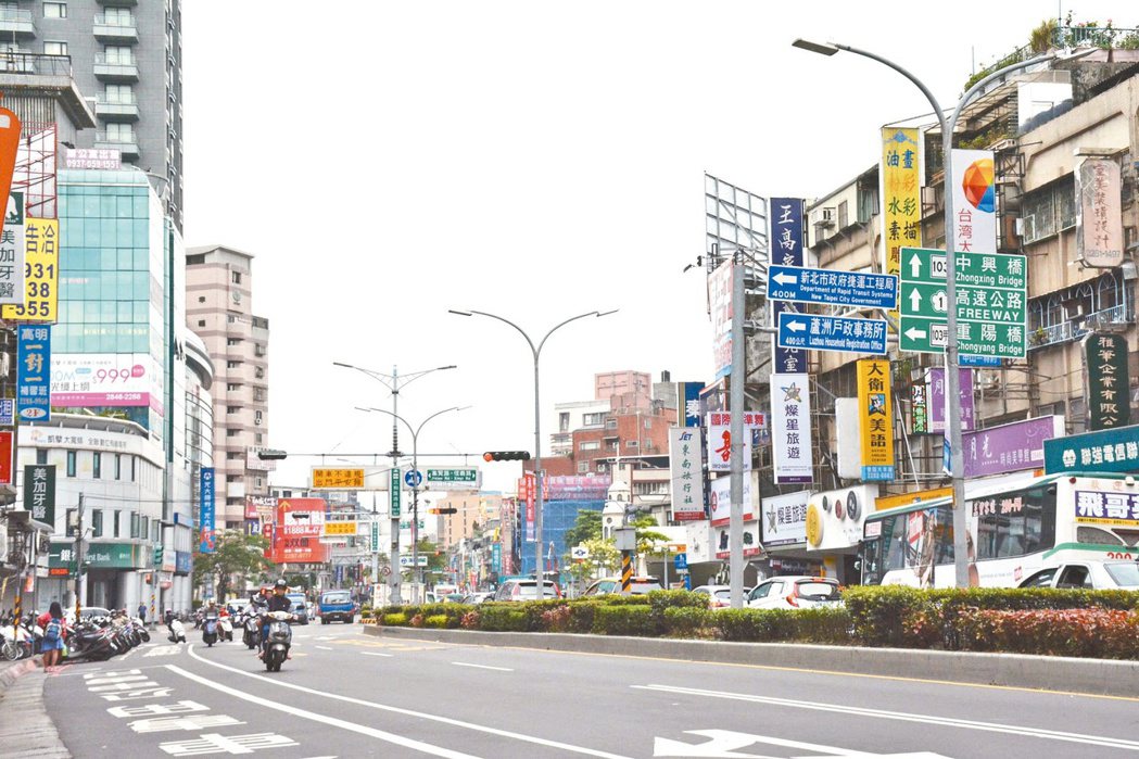 三重三和商圈有多條道路可到一橋之隔的台北市各區，交通非常便利。（本報系資料庫）