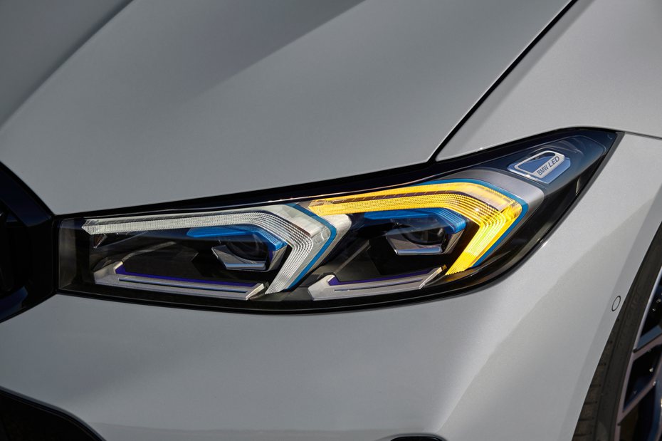 不少北美民眾對於「不打方向燈的車主都是開BMW！」有著很深的刻板印象。 摘自BMW