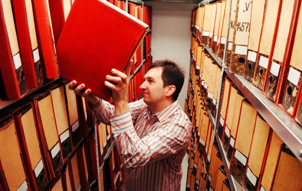 2005年1月，一位國家安全局歷史檔案館研究院正在整理過去的匈共檔案。當時，匈牙...