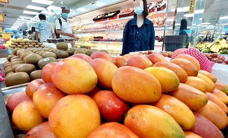 一批100公斤台灣銷澳門的芒果，被檢出新冠病毒，全數銷毀。圖為台灣市面上展售的芒果。圖／聯合報系資料照片