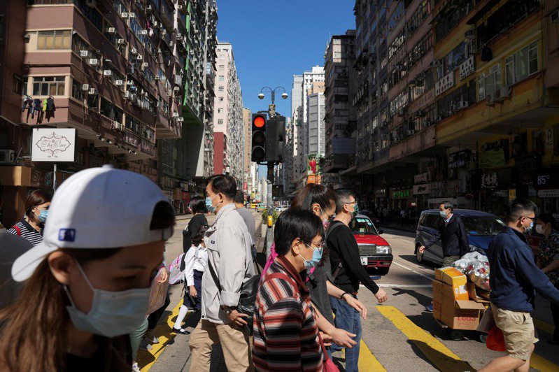 根據一份最新香港青年對未來願景調查，顯示近5成青年對香港未來發展傾向悲觀。路透社