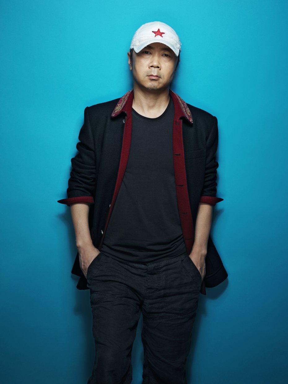 有「中國搖滾之父」封號的大陸歌手崔健以專輯「飛狗」奪下歌王。圖／環球音樂提供