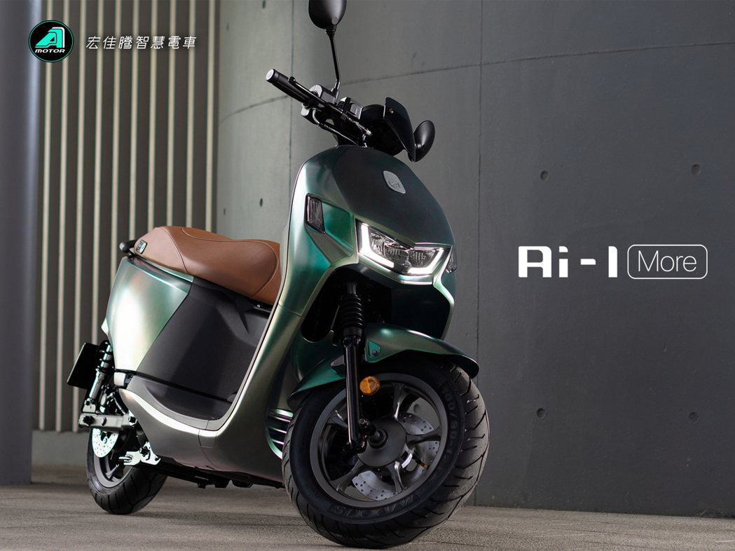 Ai-1 More新車色「黯夜綠」極具競速氣息，選用質感升級帶金屬光澤塗裝，催生...