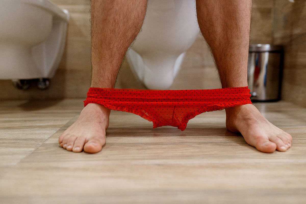 若是攝護腺肥大或是排尿不順者，坐著尿的確能夠幫助降低排尿出口的壓力，此外，若是本身排尿困難者，以坐姿或蹲姿會比站姿還要好排尿，但若是健康者，按照自己習慣的排尿姿勢即可。