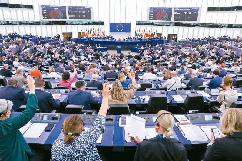 歐洲議會六日表決通過，支持歐盟將天然氣和核能列為綠能。（歐新社）