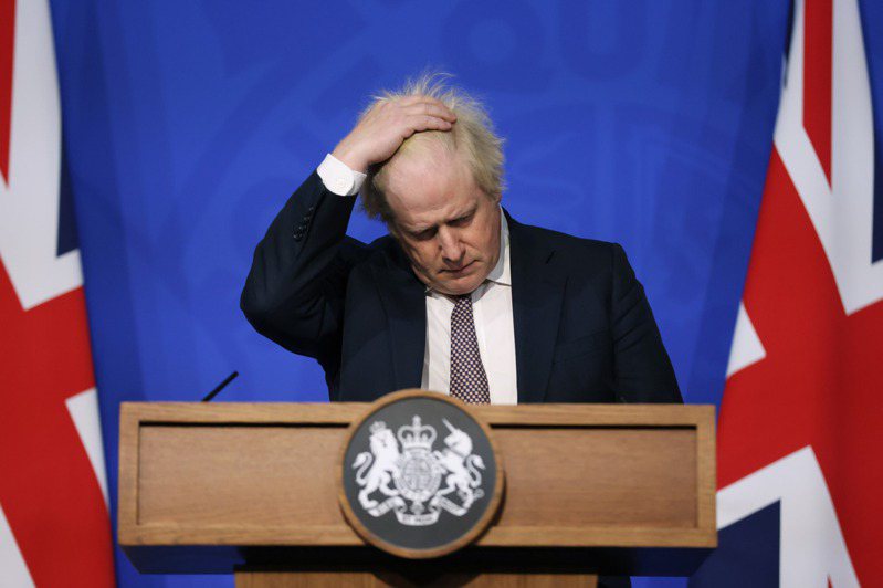 在保守黨黨內逼宮下，英國首相強生7日宣布請辭。 美聯社