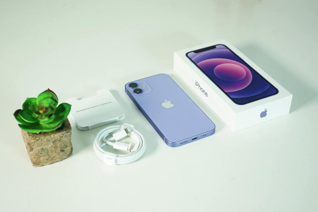 六月降最多的蘋果iPhone 12 mini原定價2萬1,500元，傑昇通信幫果...