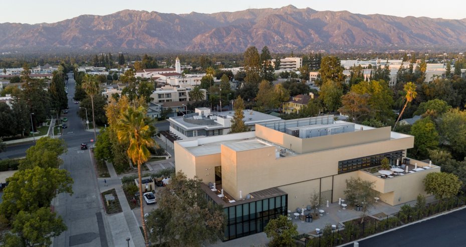 ▲位於加州帕薩迪納的加州理工學院校園內的AWS量子網路中心