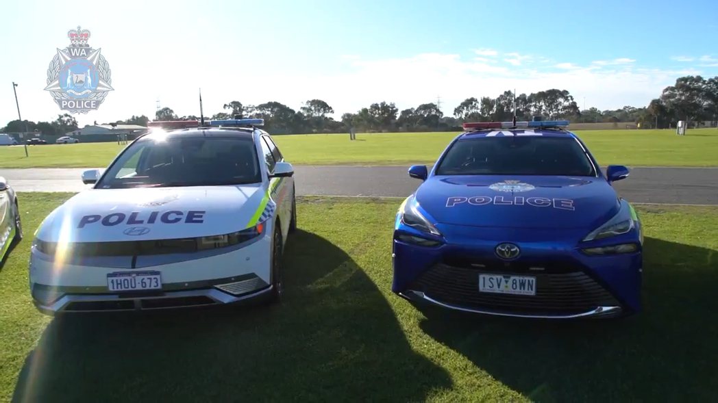 西澳洲警隊最近多了兩款綠能車Hyundai IONIQ 5、Toyota Mirai來作為全新的警用車。 圖／截自WA Police Force Twitter