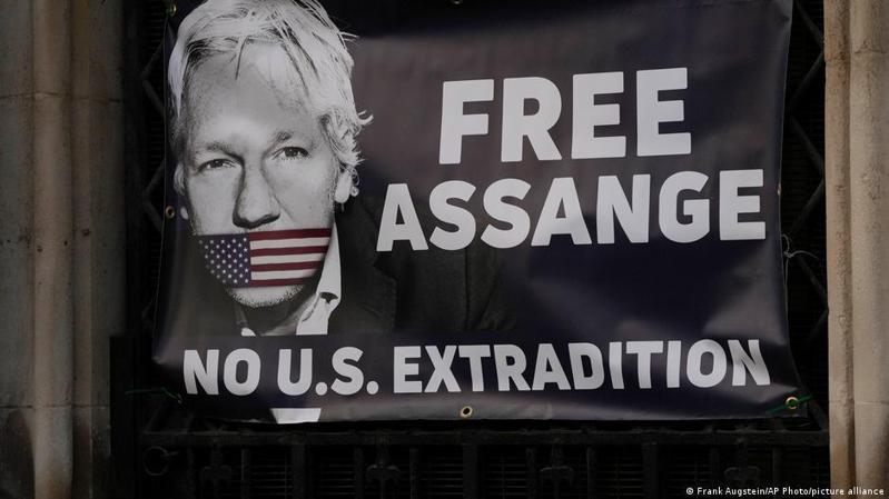 这封由联邦议院4个议会党团的议员联合签署的公开信开篇便写道：「新闻工作者绝不能因为他们的工作而受到迫害和惩罚。任何地方都不行。」签署这封公开信的议员们正在为释放维基解密创办人亚桑杰（Julian Assange）奔走唿吁。图／德国之声中文网(photo:UDN)