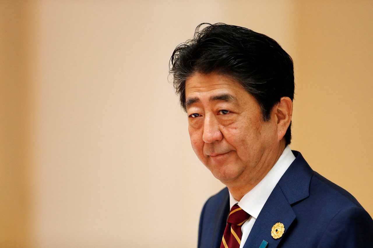 日本前首相安倍晉三上午在奈良市幫參議院議員候選人助選時遭槍擊。路透社
