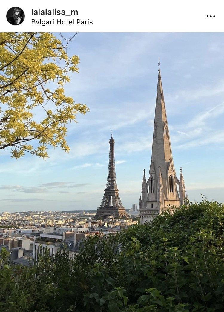 Lisa分享於巴黎寶格麗飯店拍攝的風景。圖／摘自IG @lalalalisa_m