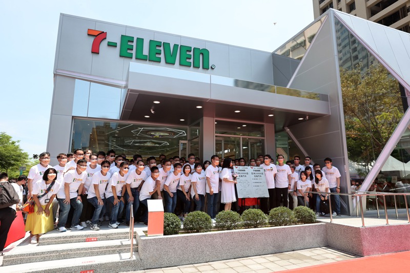 統一企業集團旗下7-ELEVEN第一萬家門市，12日在集團發跡地台南開幕。圖／聯合報系資料照片