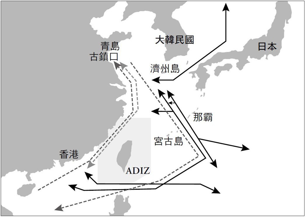 中國艦艇及航空器在台灣周邊的活動示意圖。 圖／燎原出版提供；資料來源／台灣2017年版《國防報告書》
