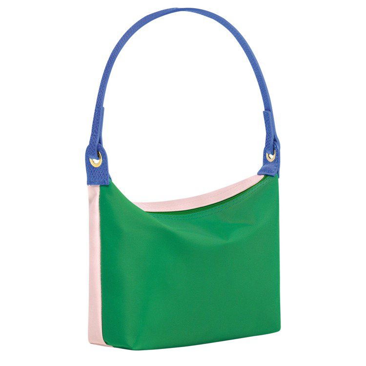 Le Pliage® Re-Play系列肩背包 (綠色)，2,800元。圖／Longchamp提供