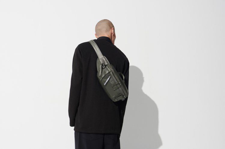 PORTER INTERNATIONAL經典New Heat系列袋包，這季把軍裝元素融入新品中，並讓過去賣翻的碳灰綠回歸，展現率性與街頭感。圖／PORTER INTERNATIONAL提供