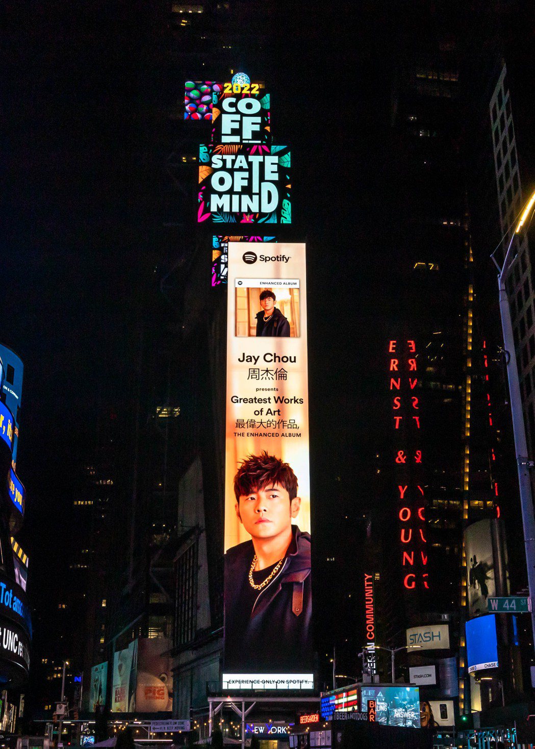 周杰倫躍上紐約時代廣場巨幕。圖／杰威爾音樂提供