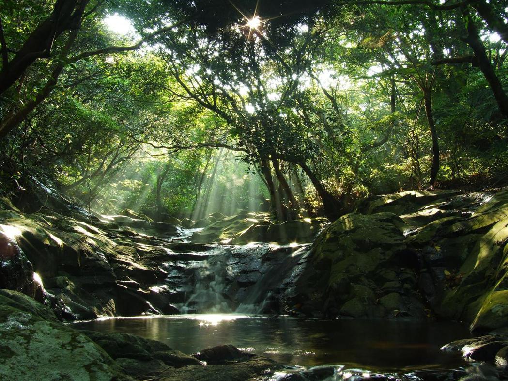 陽明山國家公園於2020年獲得QPI組織認證，成為全球第一座「都會寧靜公園」。 ...