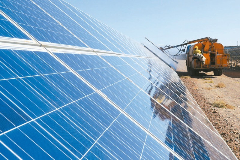 工研院與業者研發新太陽能板生產技術，克服傳統回收不易的問題。圖為太陽能板示意圖。路透