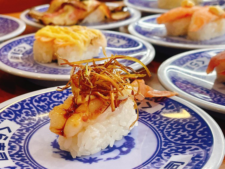 新推出的「麻辣赤蝦」，每盤40元。圖／藏壽司提供