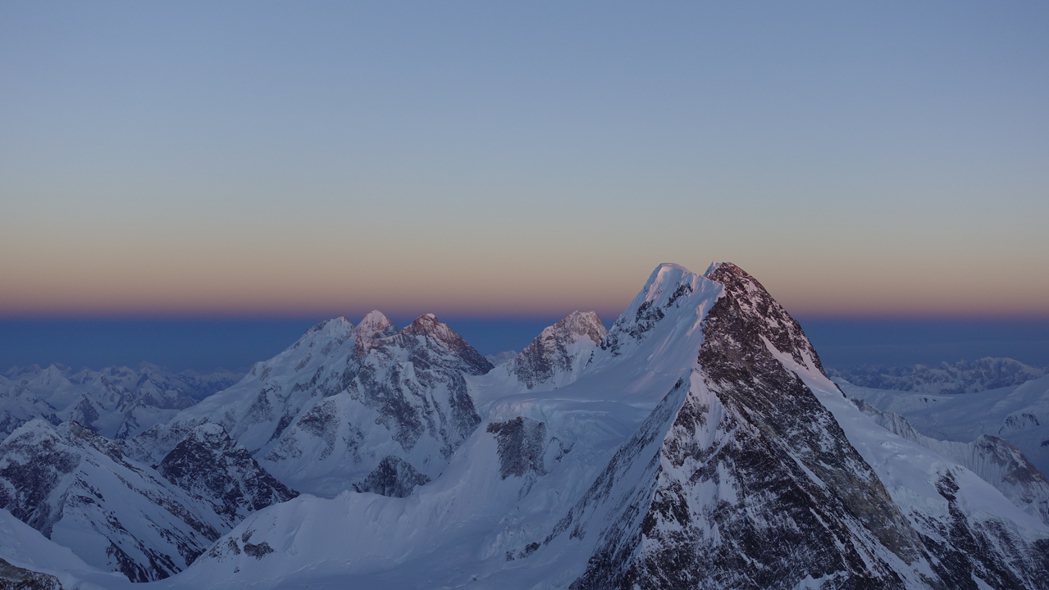 台灣登山家呂忠翰、張元植曾挑戰攀登K2，作家陳德政擔任50天K2基地營的隨行報導...