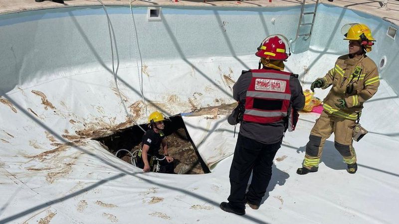 以色列警消花了4小時才在15公尺深的洞中找到金米的遺體。圖／取自以色列消防救援隊臉書
