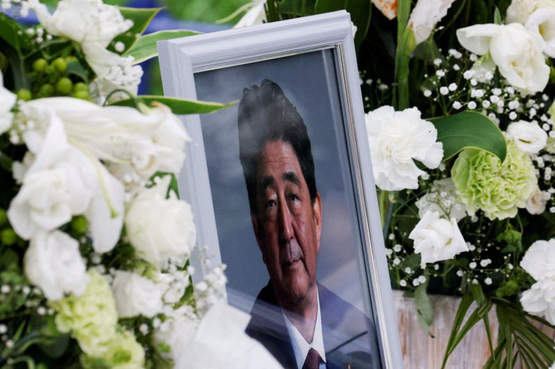 7月8日不幸遇刺身亡的安倍晉三將是第2位獲國喪規格的日本前首相。路透