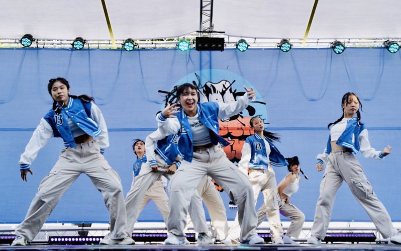 2022屏東街舞祭，屏東女中熱舞社演出。圖／屏東縣府社會處提供