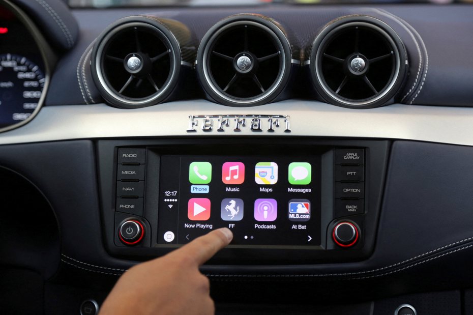 蘋果車用專利最初集中在導航，也為2014年發表 Apple CarPlay 打下基礎。路透