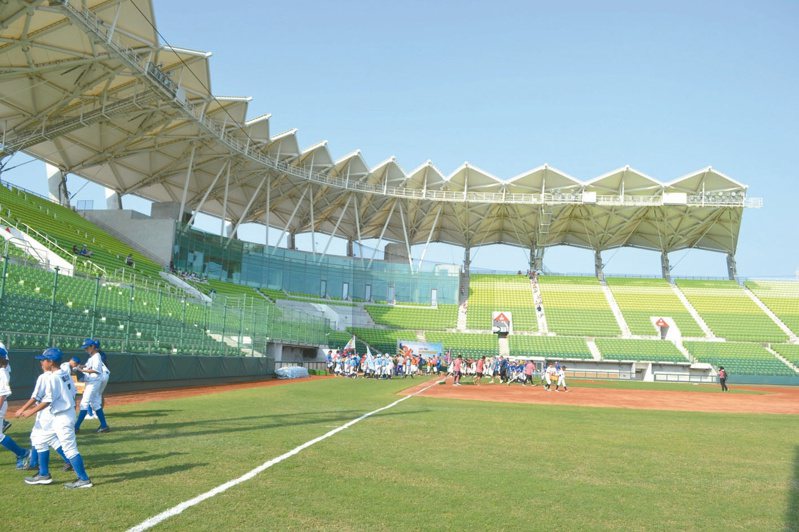 台南市亞太國際棒球訓練中心少棒球場已完工，29日將舉辦U-12世界盃少棒賽。記者鄭惠仁／攝影