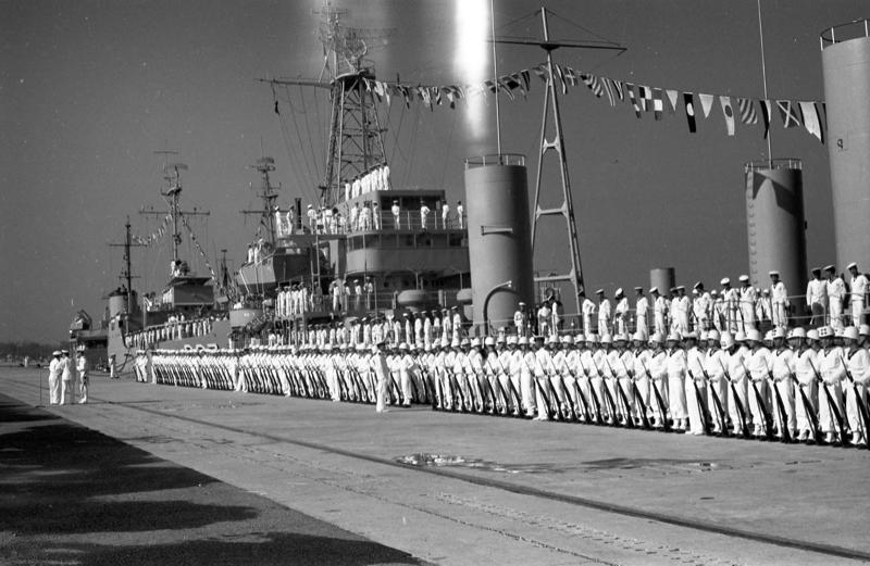 蔣中正總統曾在1961年到左營海軍基地校閱海軍艦隊，圖為「光武」軍事演習的情況。 圖／聯合報系資料照片