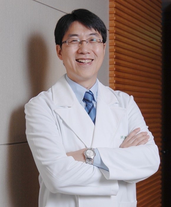 台北醫學大學附設醫院乳房外科主任洪進昇。