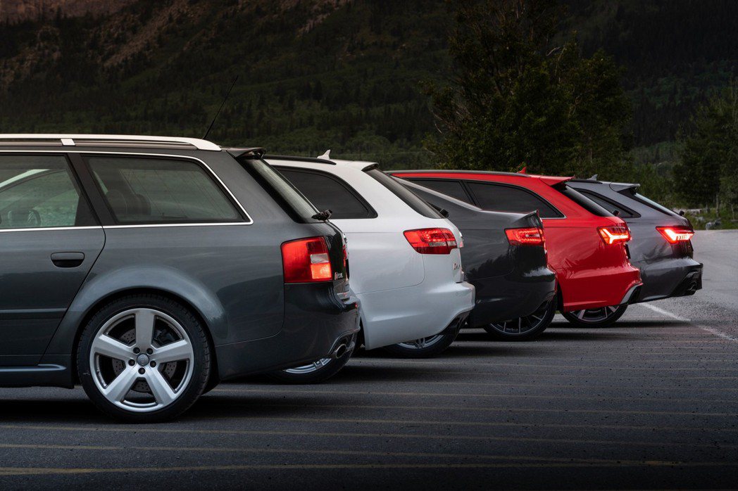 四代同堂Audi RS6歡慶20周年。 圖／Audi提供