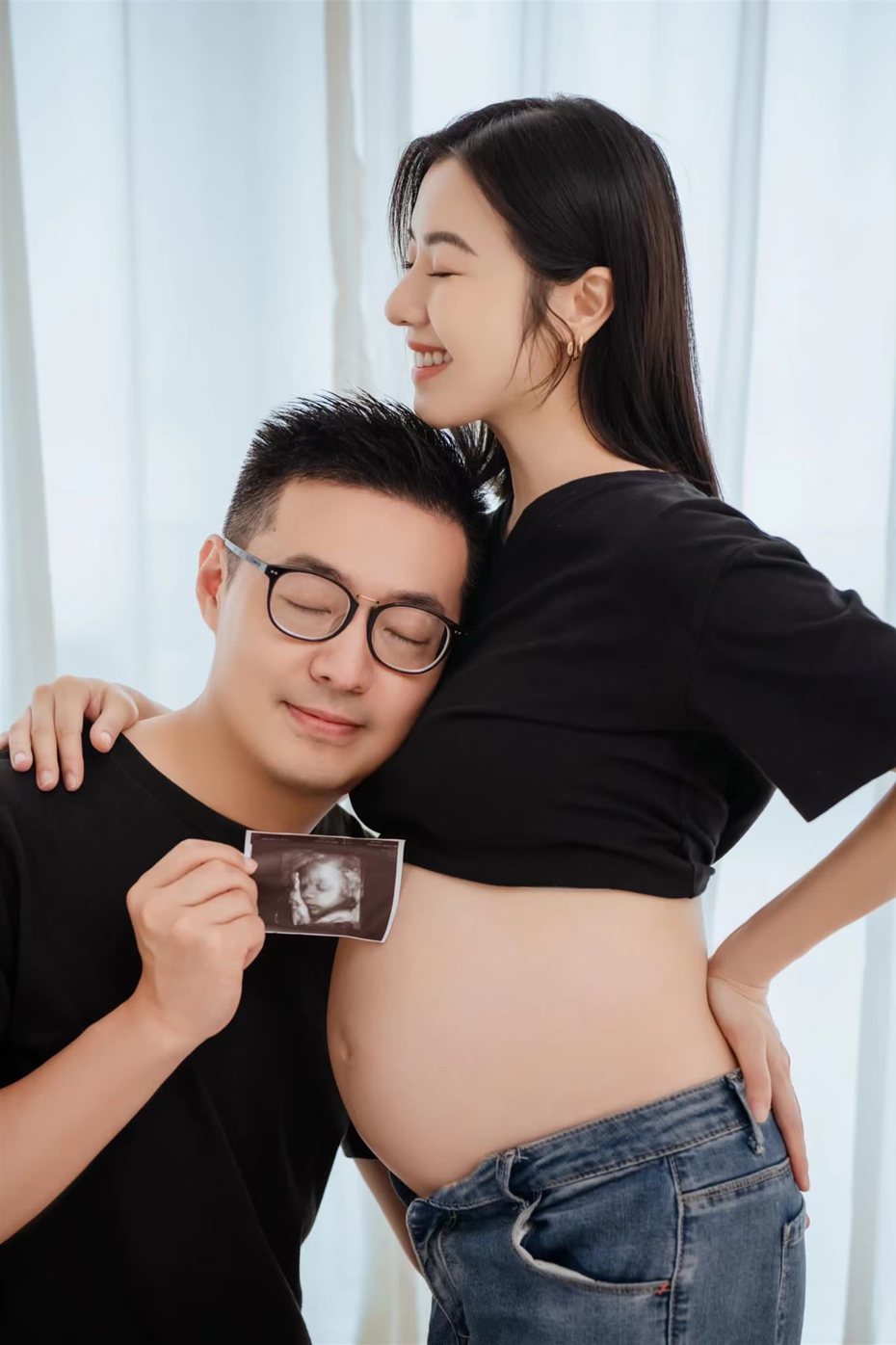 葉安婷(右)去年閃嫁上海商人老公，今年順利懷孕。圖／葉安婷提供