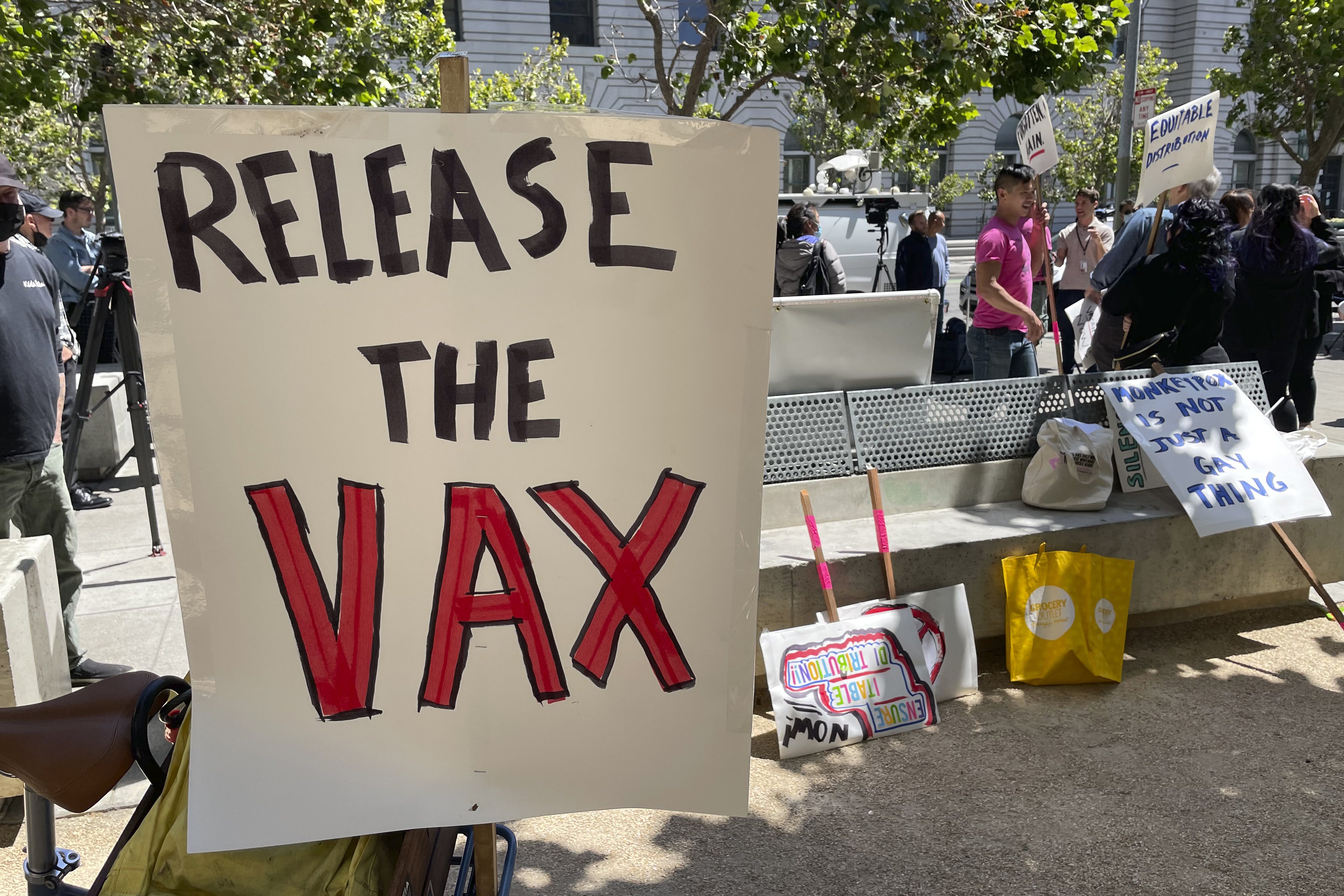 舊金山官員28日宣布進入緊急狀態，以應對該市不斷增加的猴痘（Monkeypox）病例和全國疫苗短缺的情況。美聯社