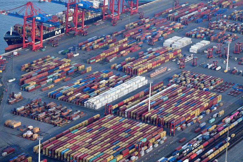 图为汉堡港货柜码头的空拍图。路透(photo:UDN)