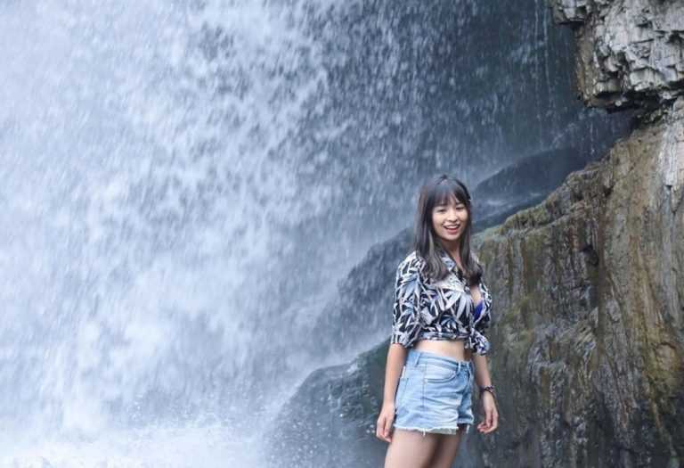 「德興瀑布」位於溪頭熱門景點小半天風景區。 圖／好好玩台灣