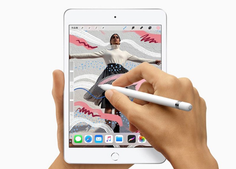 一名網友想買市價剩1萬4的iPad mini 5，但該款為2019年推出，至今已3年，不少網友都不推薦，並說唯一的功能只剩3.5mm耳機孔，直呼「想做善事幫忙清庫存可以買」。（翻攝自蘋果官網）