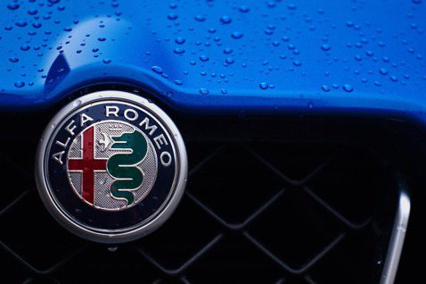 Alfa Romeo正在使用Giulia GTA的V6雙渦輪增壓引擎打造旗艦<u>跑車</u>！