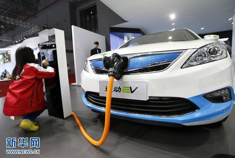 大陸新能源車市在6月衝高後進入7月淡季，銷量如預期出現下滑。(新華網)