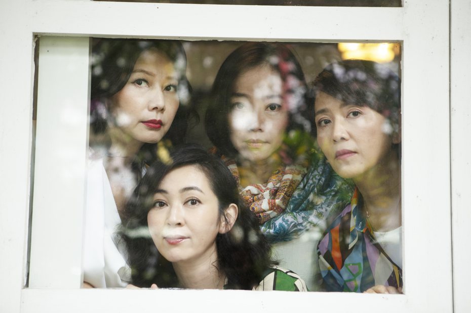 丁寧（左起）、蔡燦得、范瑞君、謝汶錡主演舞台劇「四姊妹」。圖／故事工廠提供