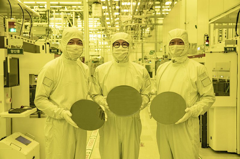 南韓三星電子以閘極全環（GAA）架構生產的3奈米晶圓。美聯社