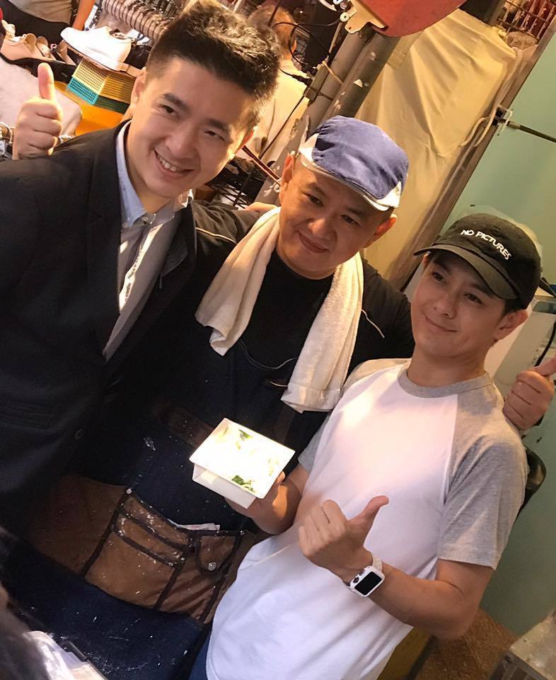 林志穎(右起)曾為哥哥林志杰的腸粉攤站台。圖／摘自臉書