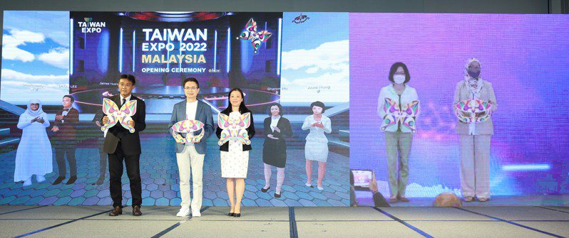 2022 年馬來西亞台灣形象展開展，疫後首次實體出擊，臺馬攜手共創未來。圖／貿協提供