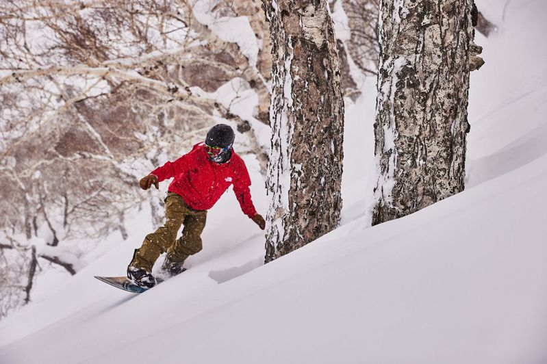 全新度假村坐落於Kiroro雪場內，進階玩家亦可嘗試更刺激的野雪(off-piste skiing)及山岳滑雪(Backcountry)活動。圖/Club Med提供