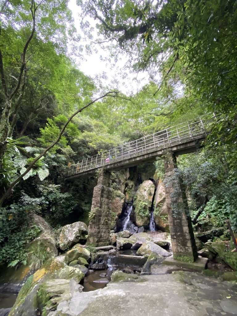 「草山水道系統」由大屯瀑布引水。 圖／好好玩台灣