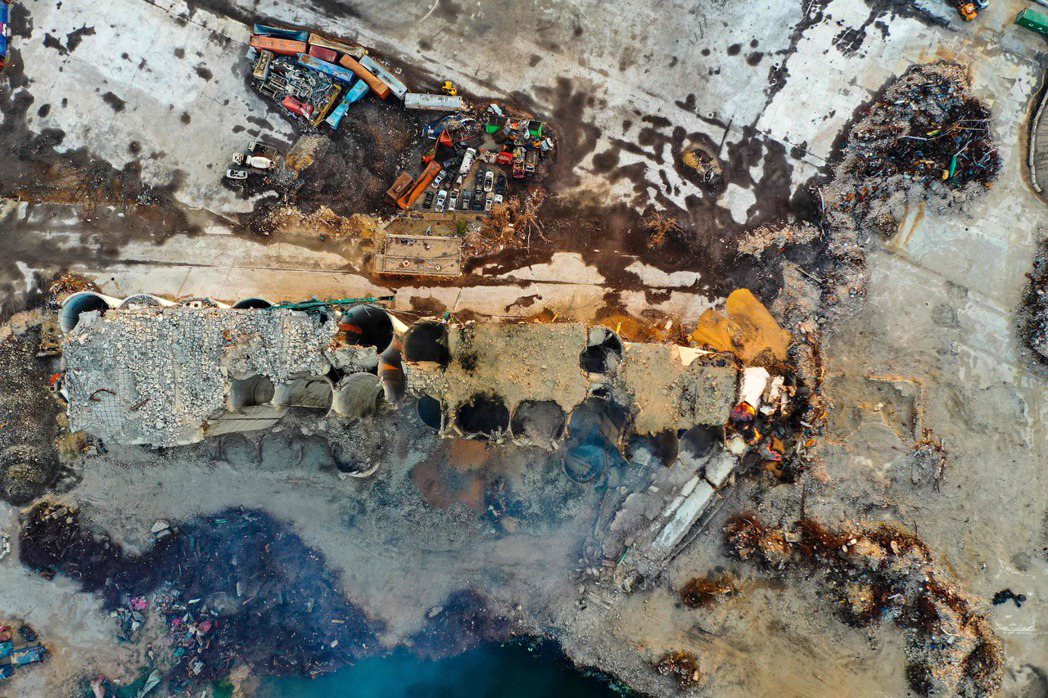 貝魯特大爆炸受災穀倉俯瞰圖，部分於近日火災中倒塌。攝於8月3日。 圖／法新社