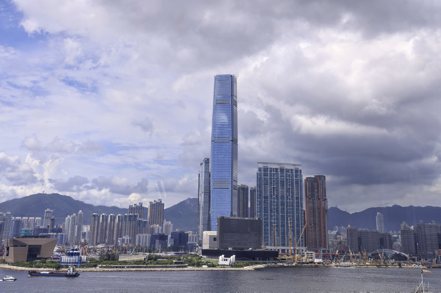 持續多年的防疫限制措施導致香港聲譽受損後，這座金融樞紐計畫舉辦一場會議，以宣告回歸。中通社