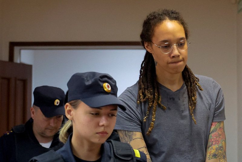 俄罗斯检方今天依据毒品走私罪名，将美国女篮球星格林纳（Brittney Griner）求处9年半徒刑。 路透社(photo:UDN)